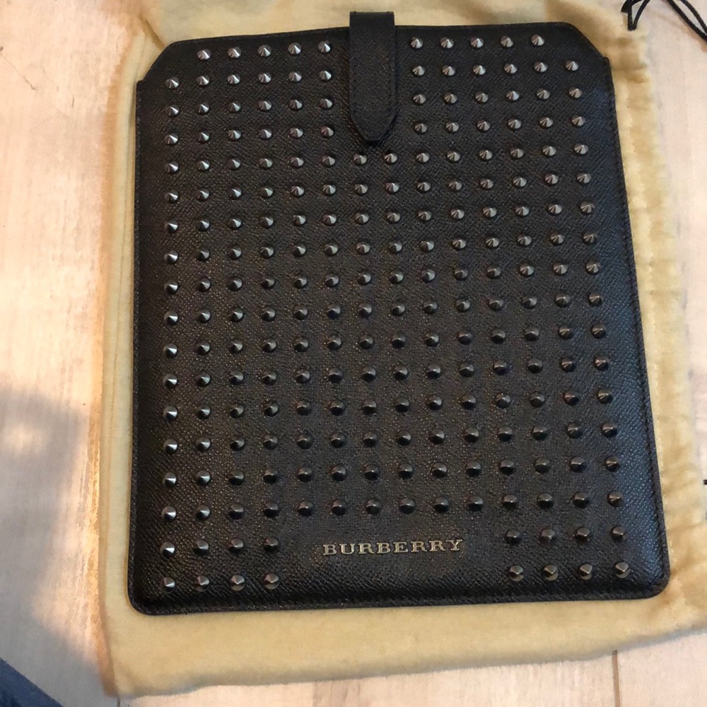 π― Burberry iPad Bag - Picture 1 of 3